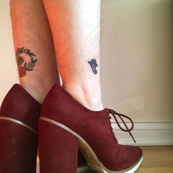 Pointy chunky lace up heals with white bottom - Picture 3 of 4